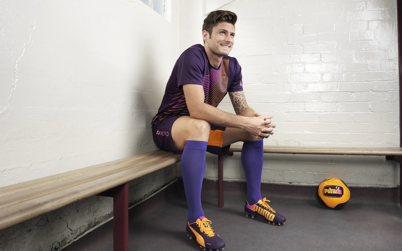 法比尼奥，当埃及法老遇上美国队长，他用一脚写就中场圣经