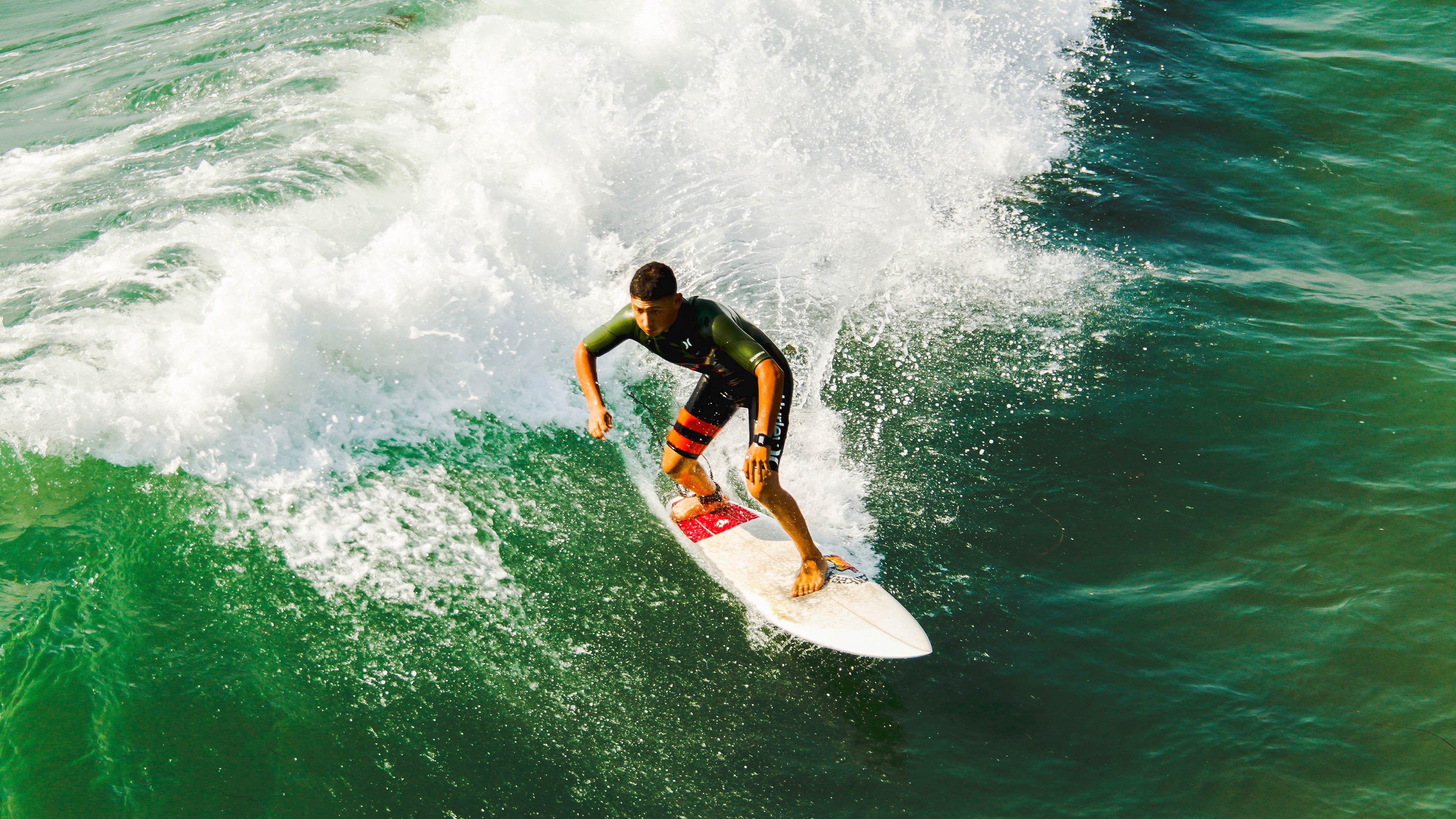 加纳对阵尼斯，迪亚斯让比赛提前失去悬念